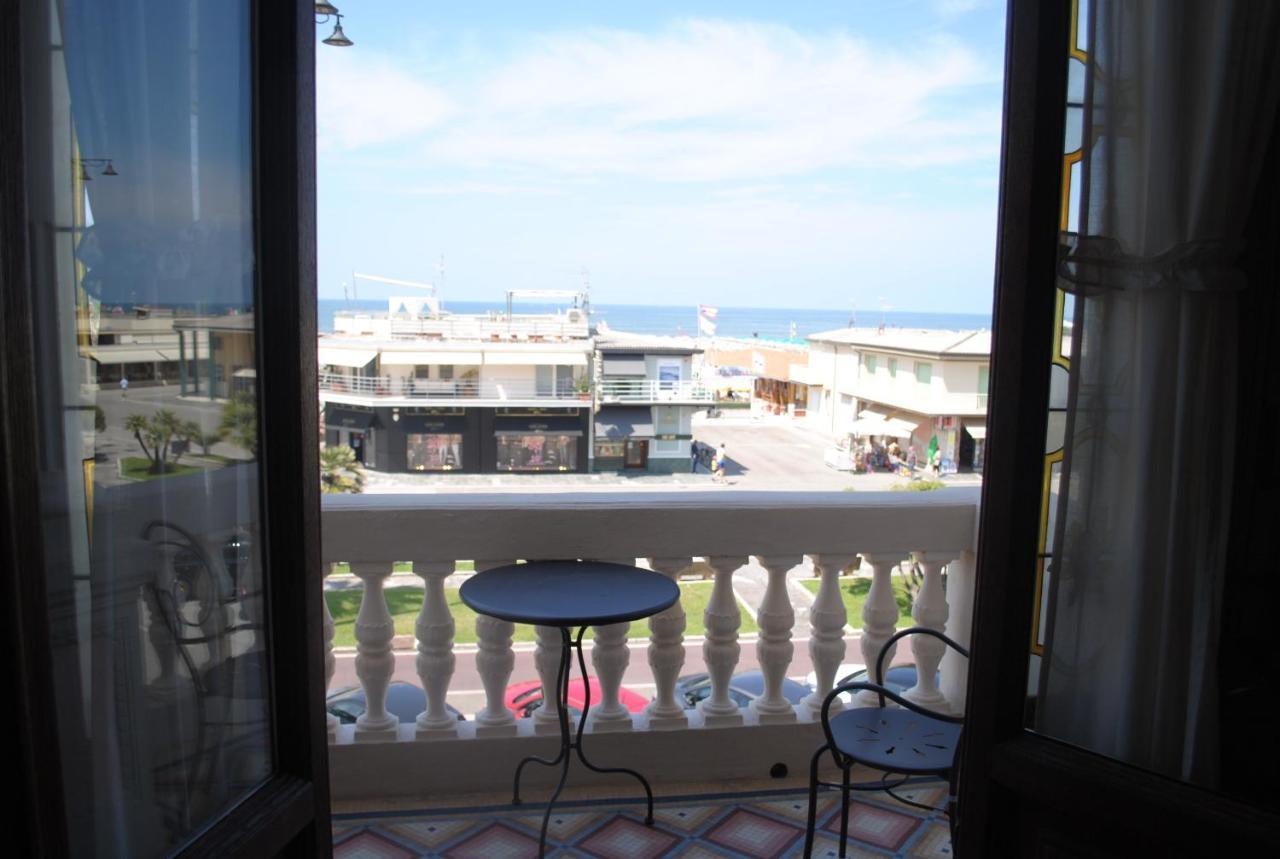 Villa Tina Hotel Viareggio Kültér fotó