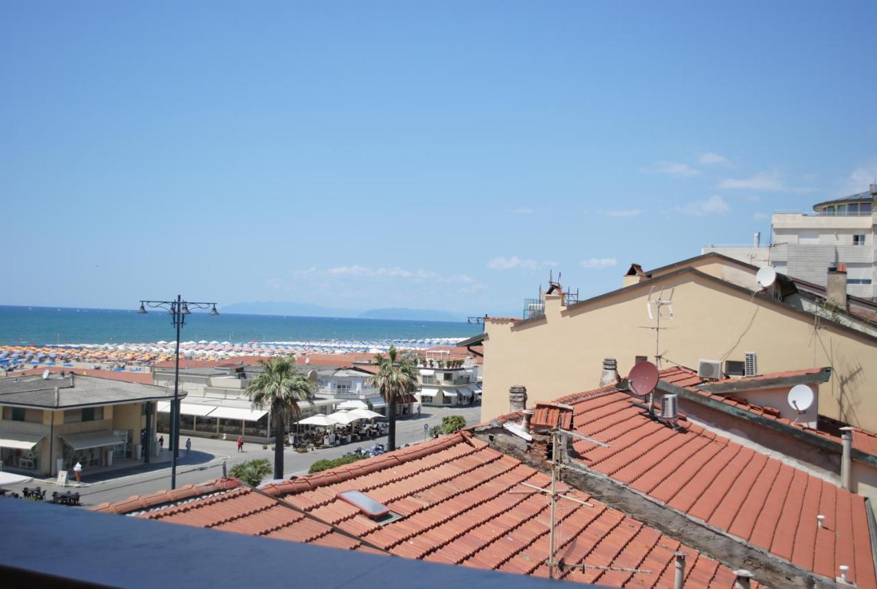 Villa Tina Hotel Viareggio Kültér fotó