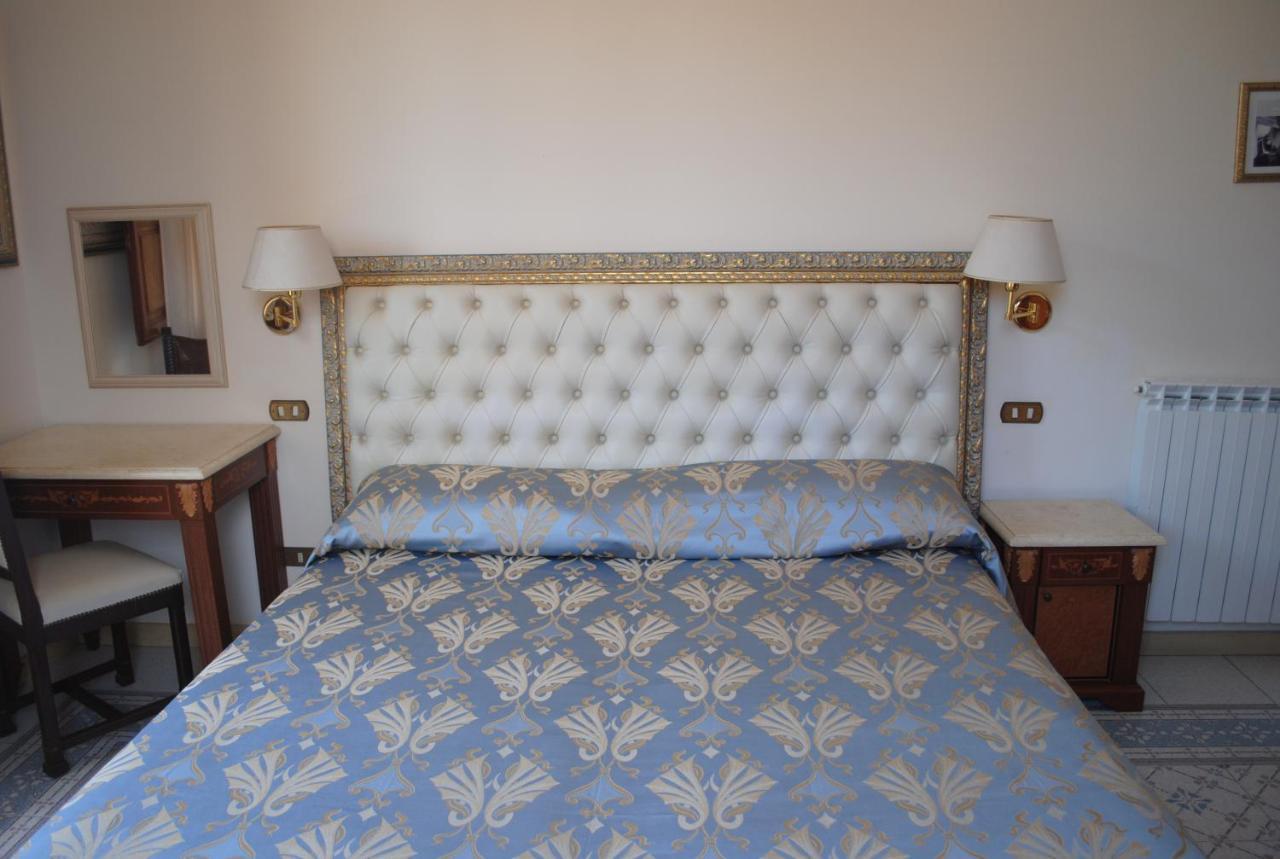 Villa Tina Hotel Viareggio Kültér fotó