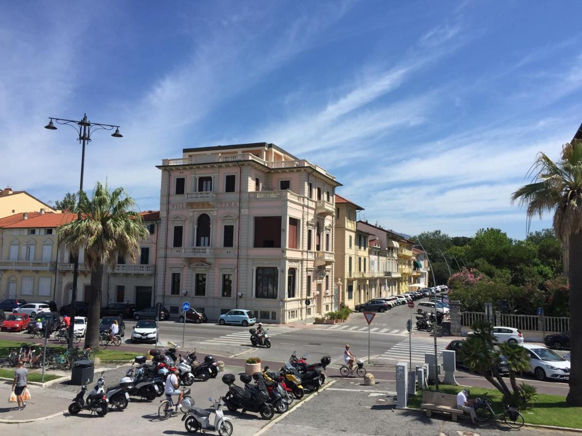 Villa Tina Hotel Viareggio Kültér fotó