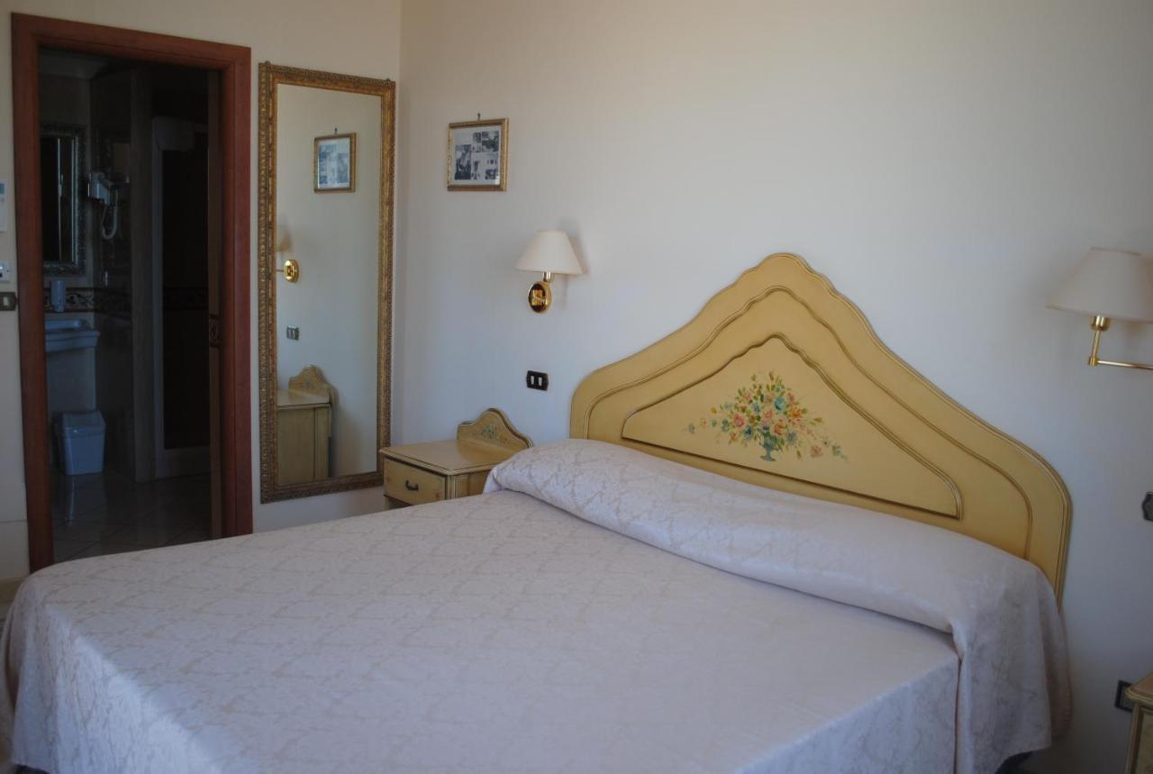 Villa Tina Hotel Viareggio Kültér fotó