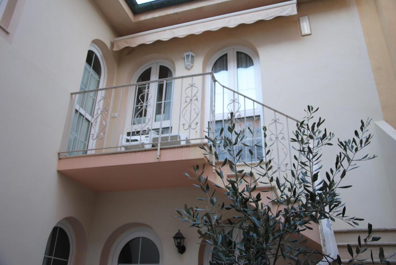 Villa Tina Hotel Viareggio Kültér fotó