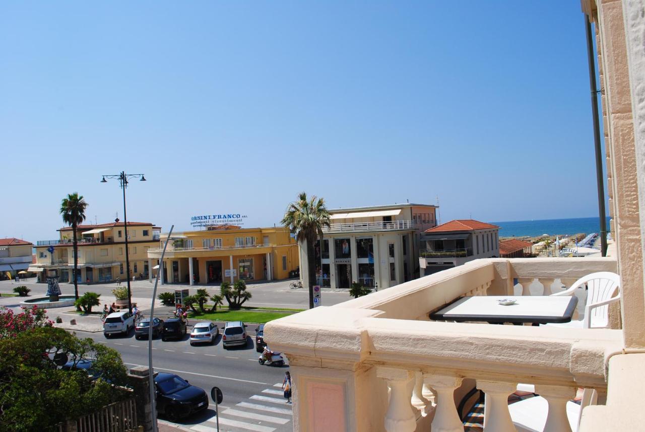 Villa Tina Hotel Viareggio Kültér fotó