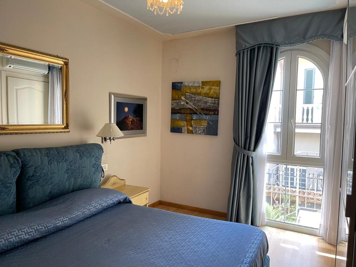 Villa Tina Hotel Viareggio Kültér fotó