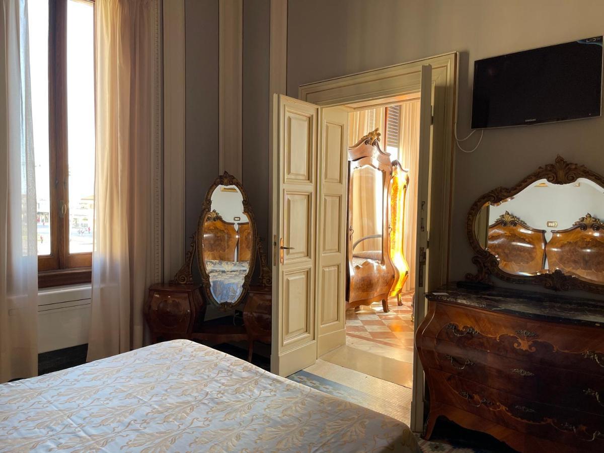 Villa Tina Hotel Viareggio Kültér fotó