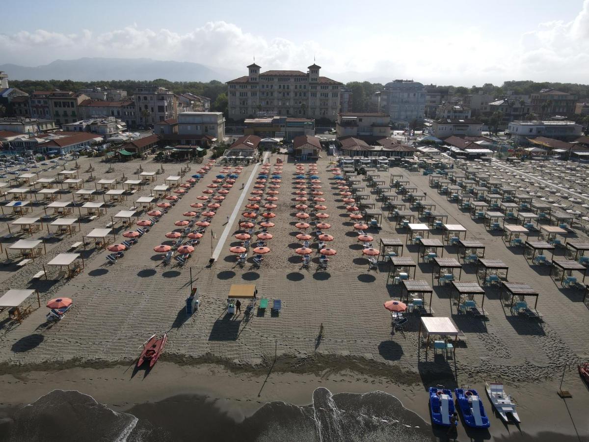 Villa Tina Hotel Viareggio Kültér fotó