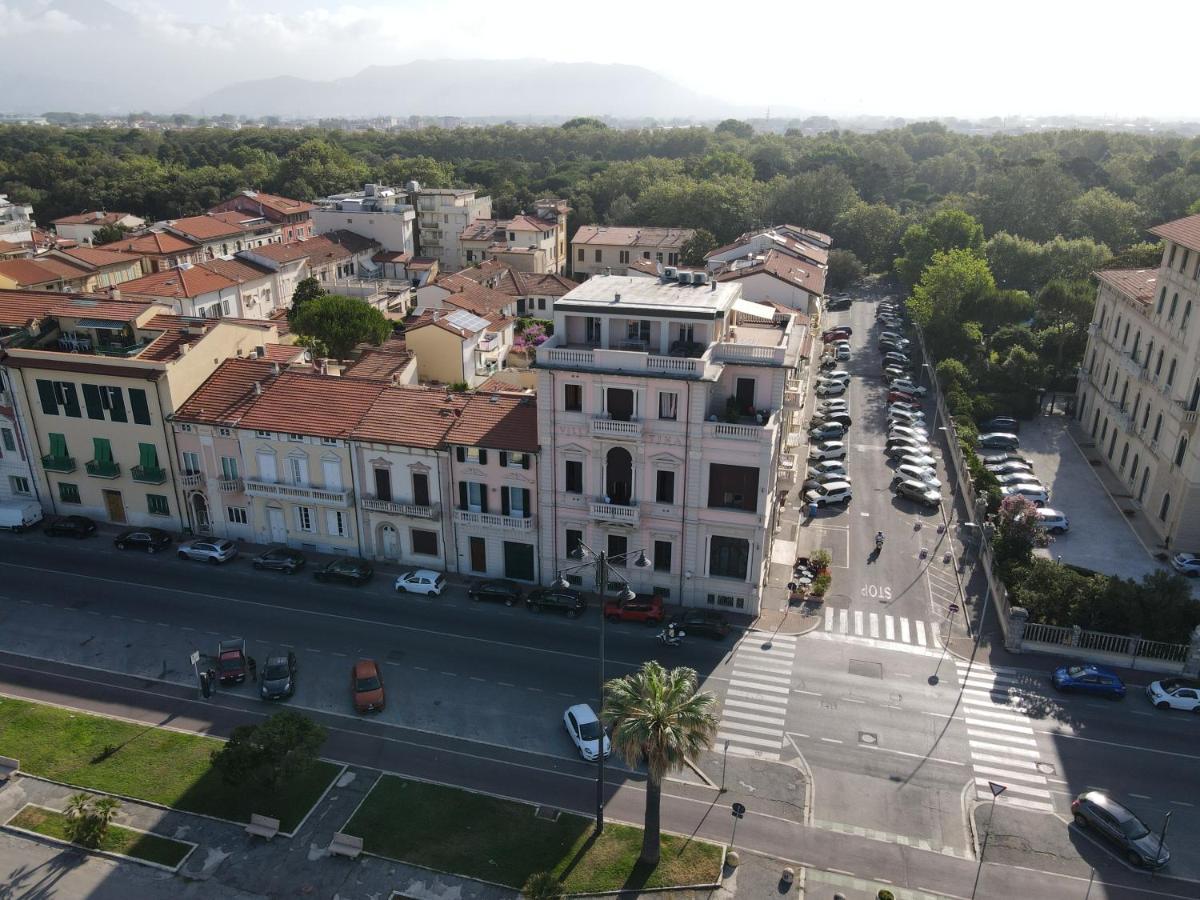 Villa Tina Hotel Viareggio Kültér fotó