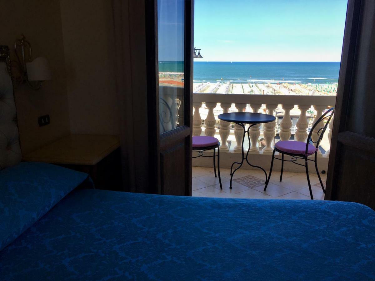 Villa Tina Hotel Viareggio Kültér fotó