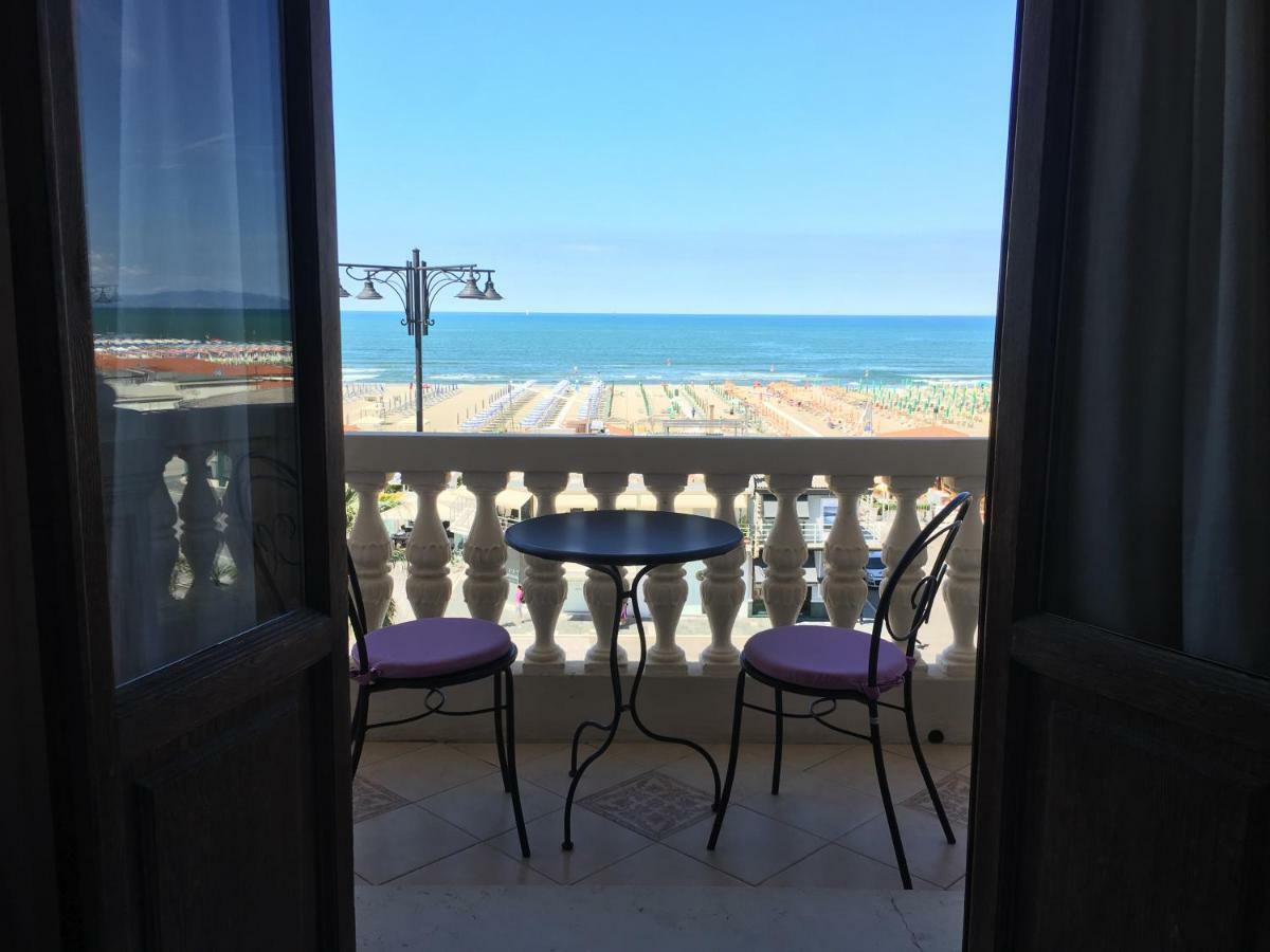 Villa Tina Hotel Viareggio Kültér fotó